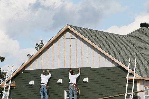 Professional Siding technician working in Sparta, KY